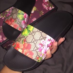 🚫SOLD🚫 Women’s Gucci Slides 🌸